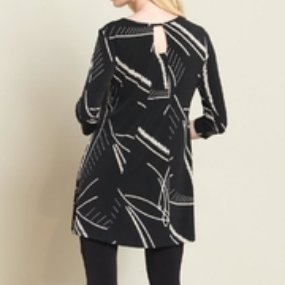 NWT Clara Sunwoo Back cutout black/beige top